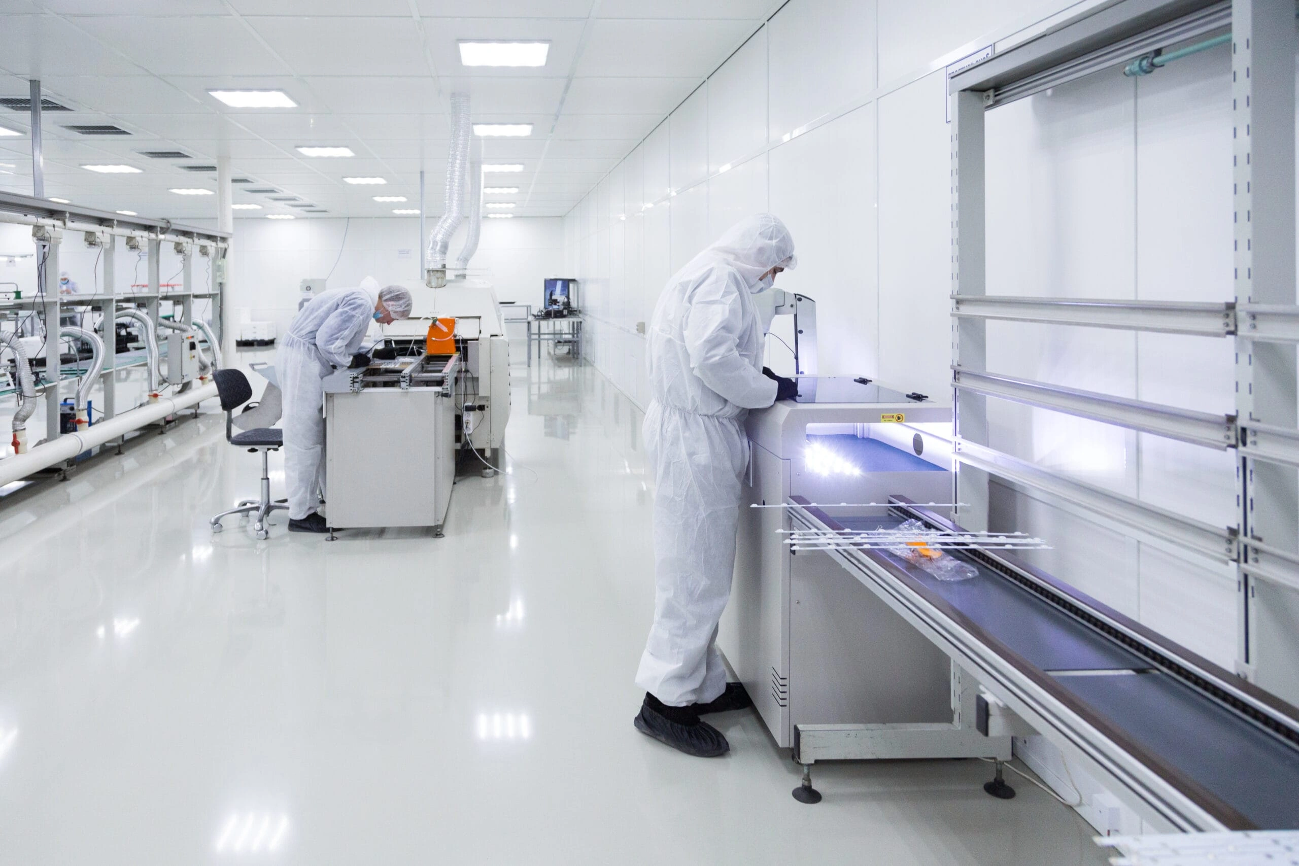 Polwax clean room monitoring system for pharmaceutical and industrial applications